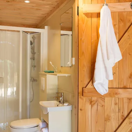 Huttopia De Roos Stegeren Room photo